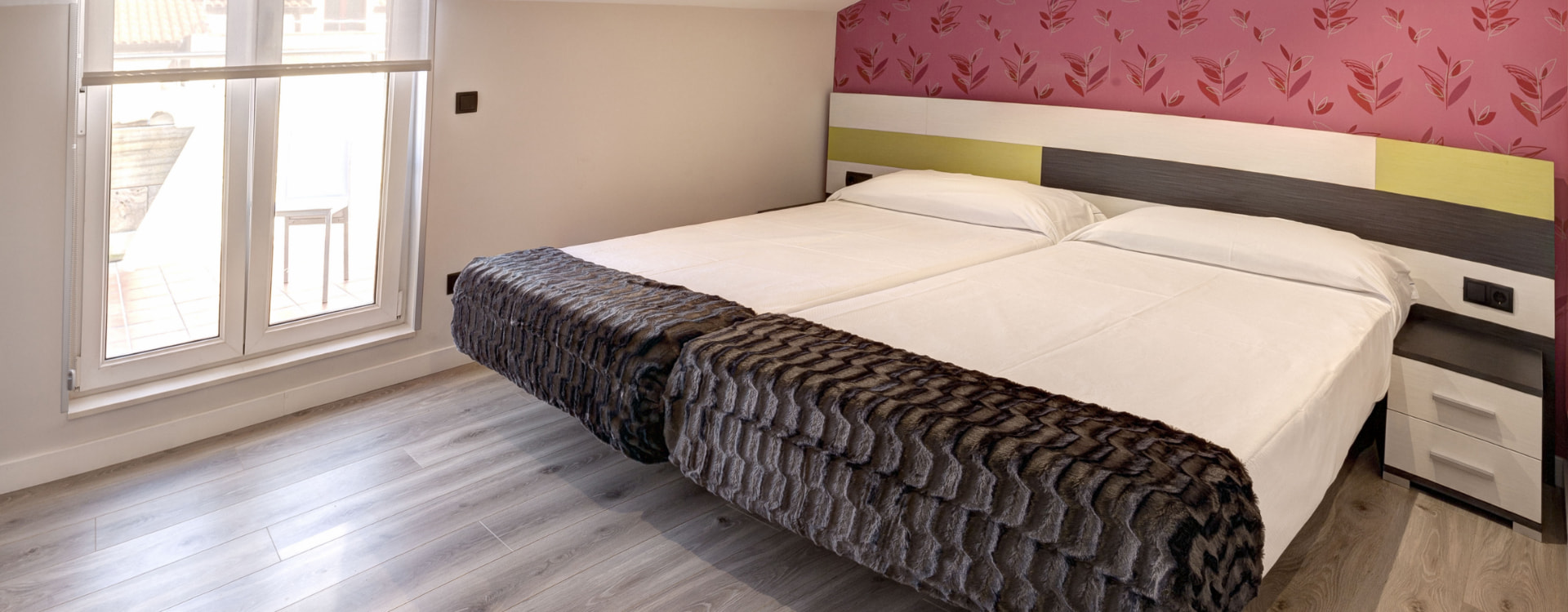 apartanentos la albarca hoznayo Habitación totalmente equipada con dos camas individuales