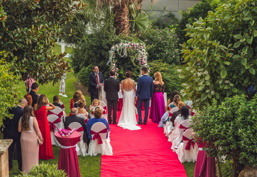 Bodas en Cantabria Pareja celebrando su boda en Hoznayo
