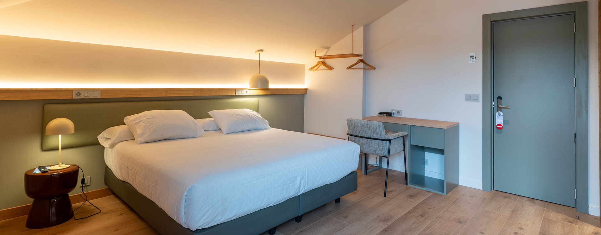 hotel los pasiegos hoznayo Reception of the hotel Los Pasiegos in Hoznayo, Cantabria