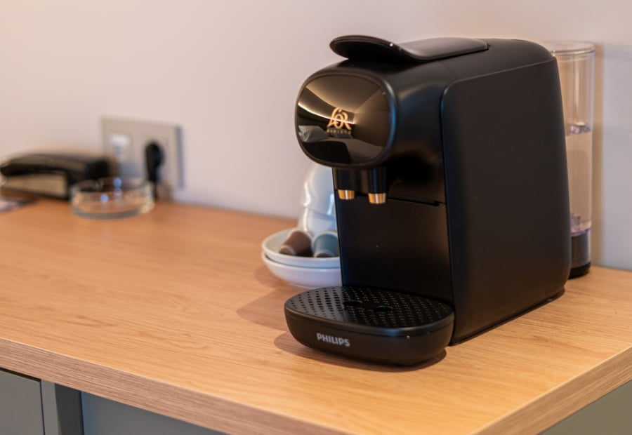 Amenities 2 L'Or coffee machine with capsules