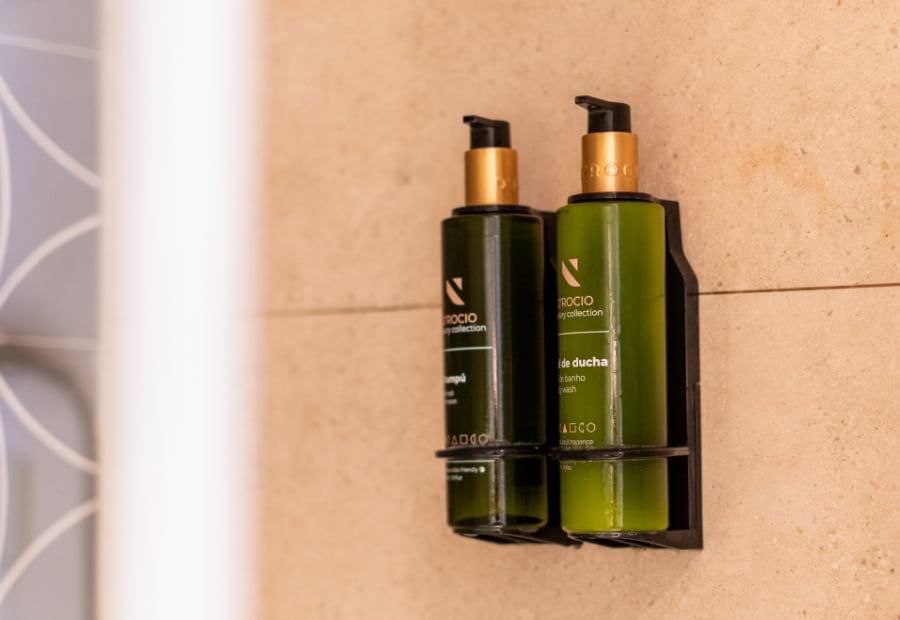 Amenities 3 Detail of gel and shampoo