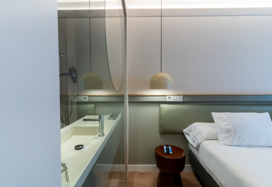 Triple Room 5 Triple room with extra bed and bathroom