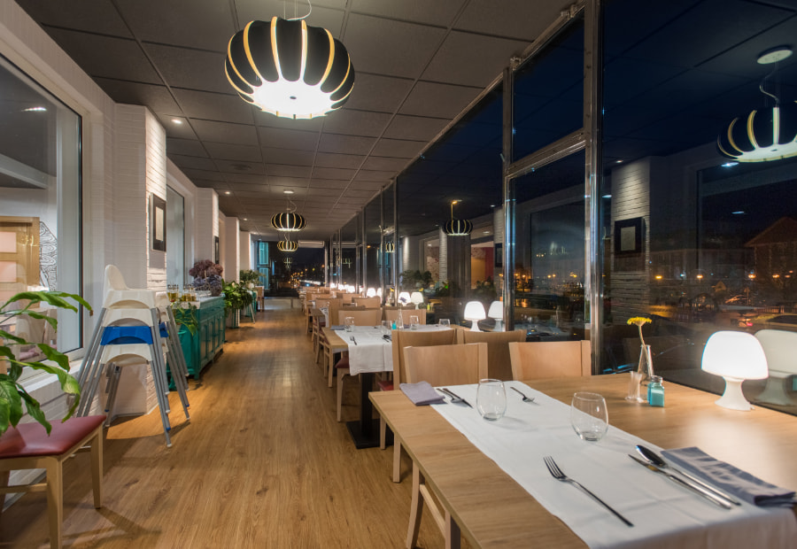 los pasiegos carta Fully equipped lounge-dining room with exterior views