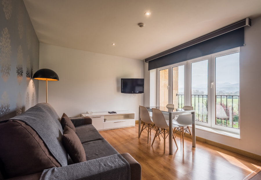 Apartamento Villa Pasiega 2 dormitorios 4 Amplio salón comedor totalmente equipado con vistas al exterior