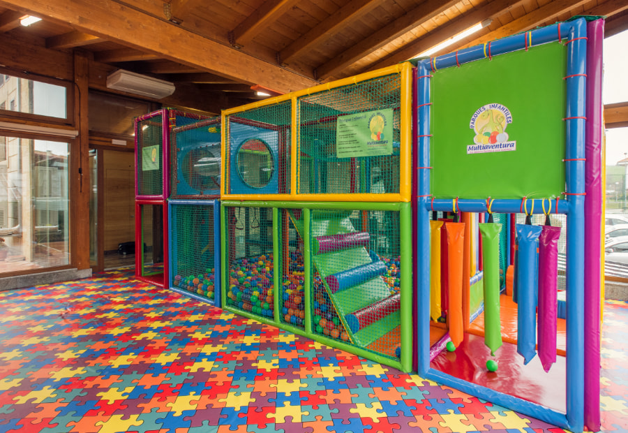 Hotel Spa Villa Pasiega Children's playground with slide and ball pool